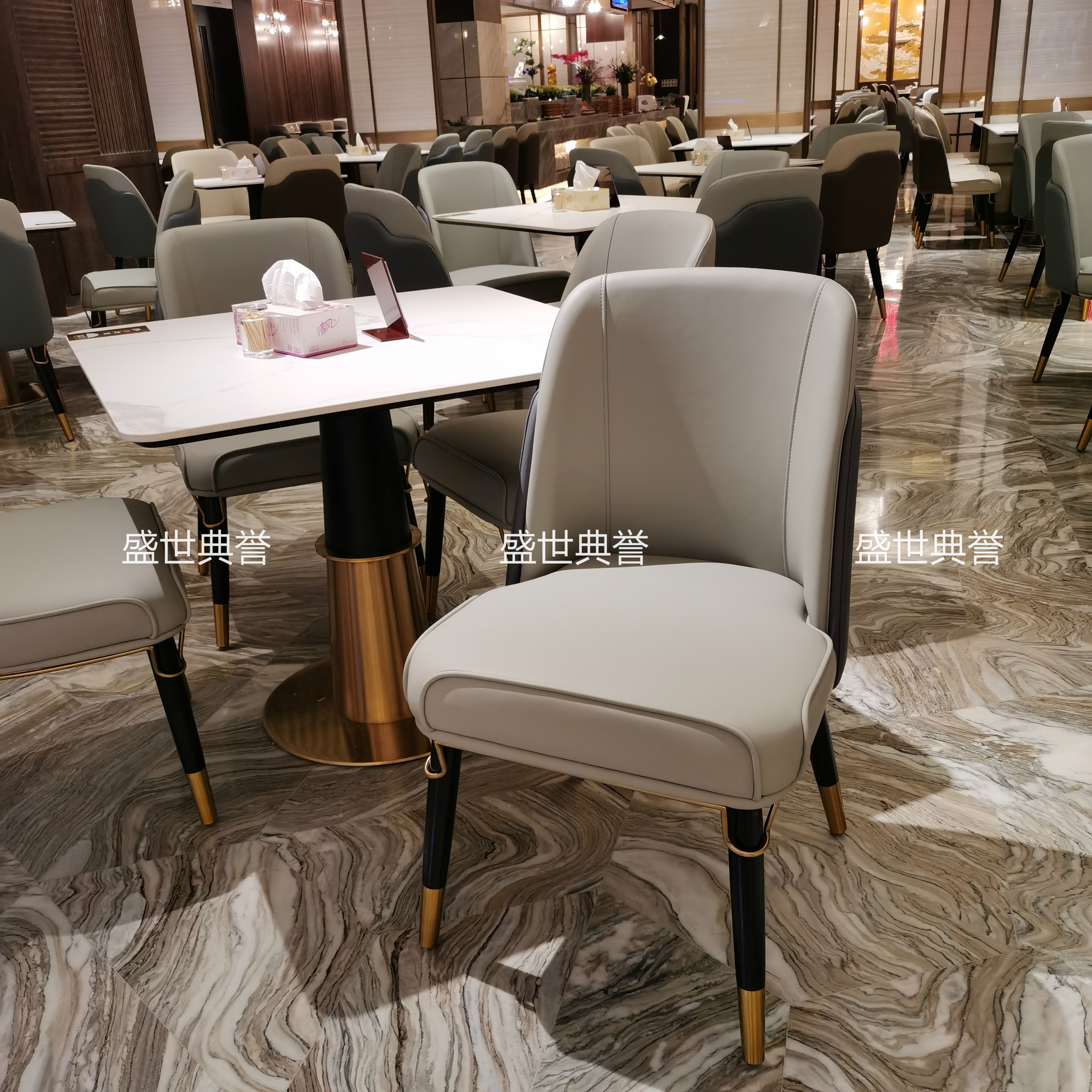 杭州温泉度假酒店餐桌椅宾馆早餐厅实木餐椅饭店西餐厅轻奢实木椅