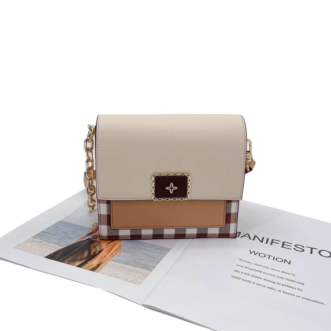 Unique Color Matching Deduces Diverse Styles-mangoni New Mori Plaid Shoulder Bag