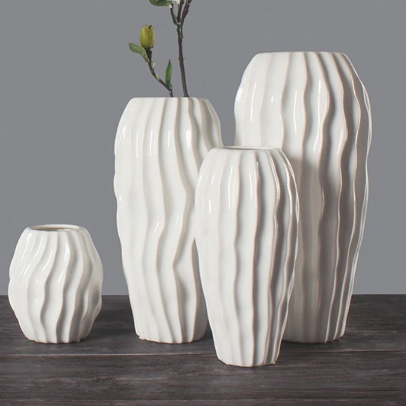 chinagoods Hotel Home Xuan Guang TV cabinet, wine cabinet, modern white ceramic vase, European simple and creative flower arrangement, living room dining table, coffee table, decorative items, flower vases, soft furnishings details Picture