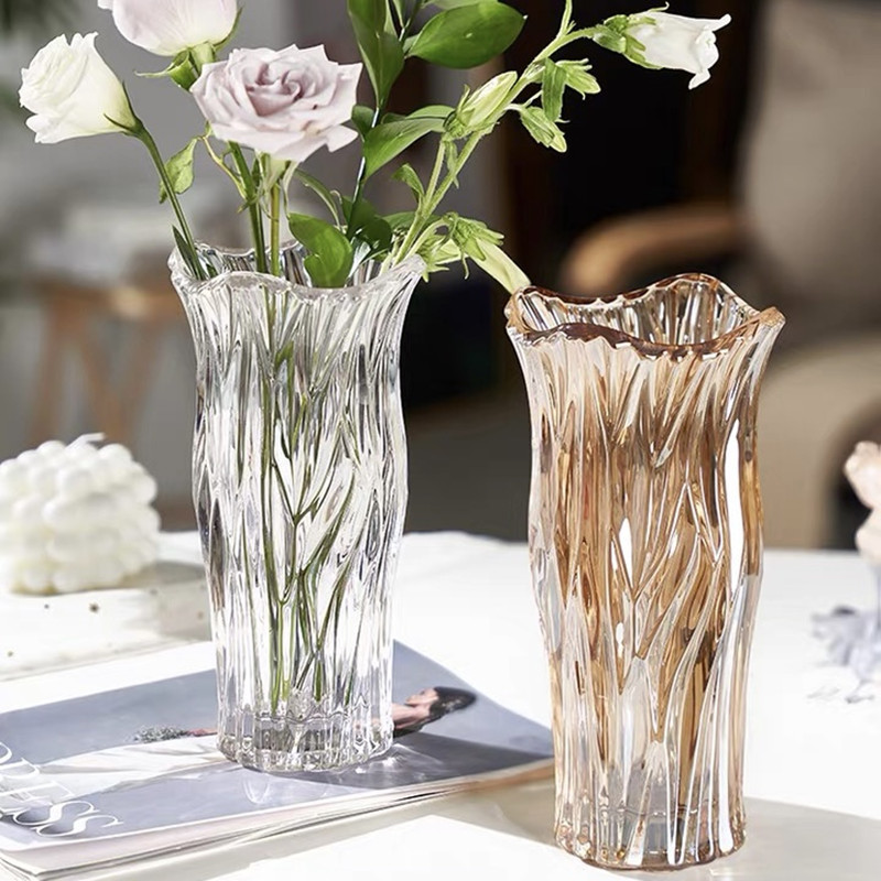 Yuxing Glass Simple and Creative transparent Glass Vase with wavy mouth, colored vase, Glass hydroponic fresh flower arrangement Decorative piece 230GX Application Scenario