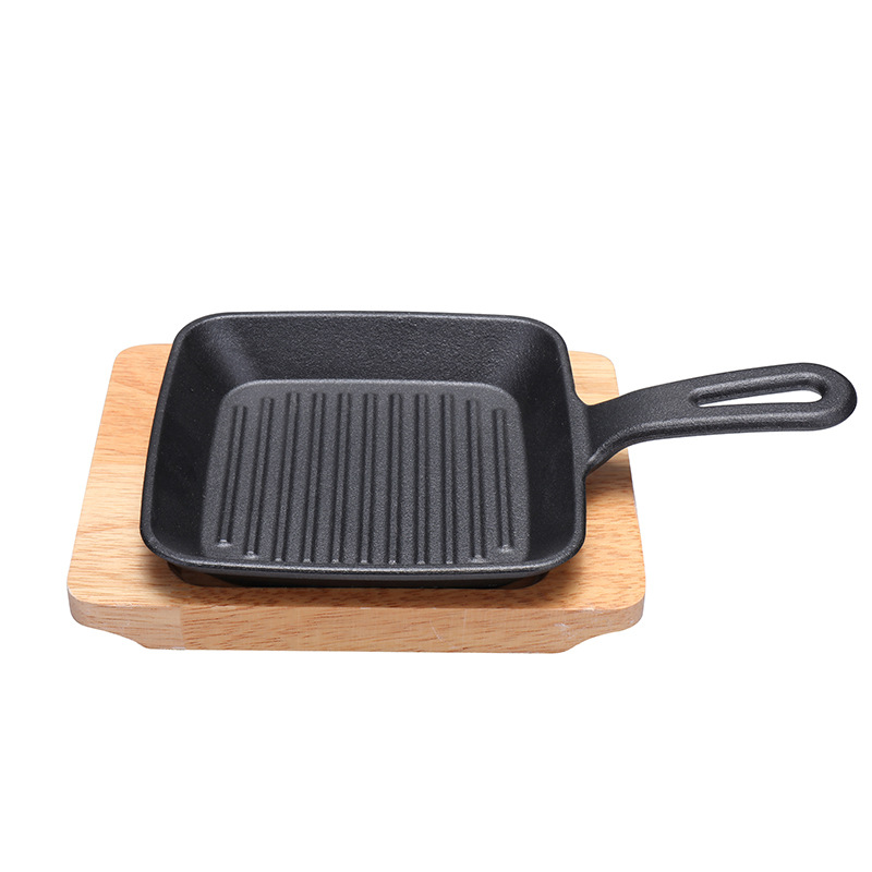 Single handle striped square saucepan