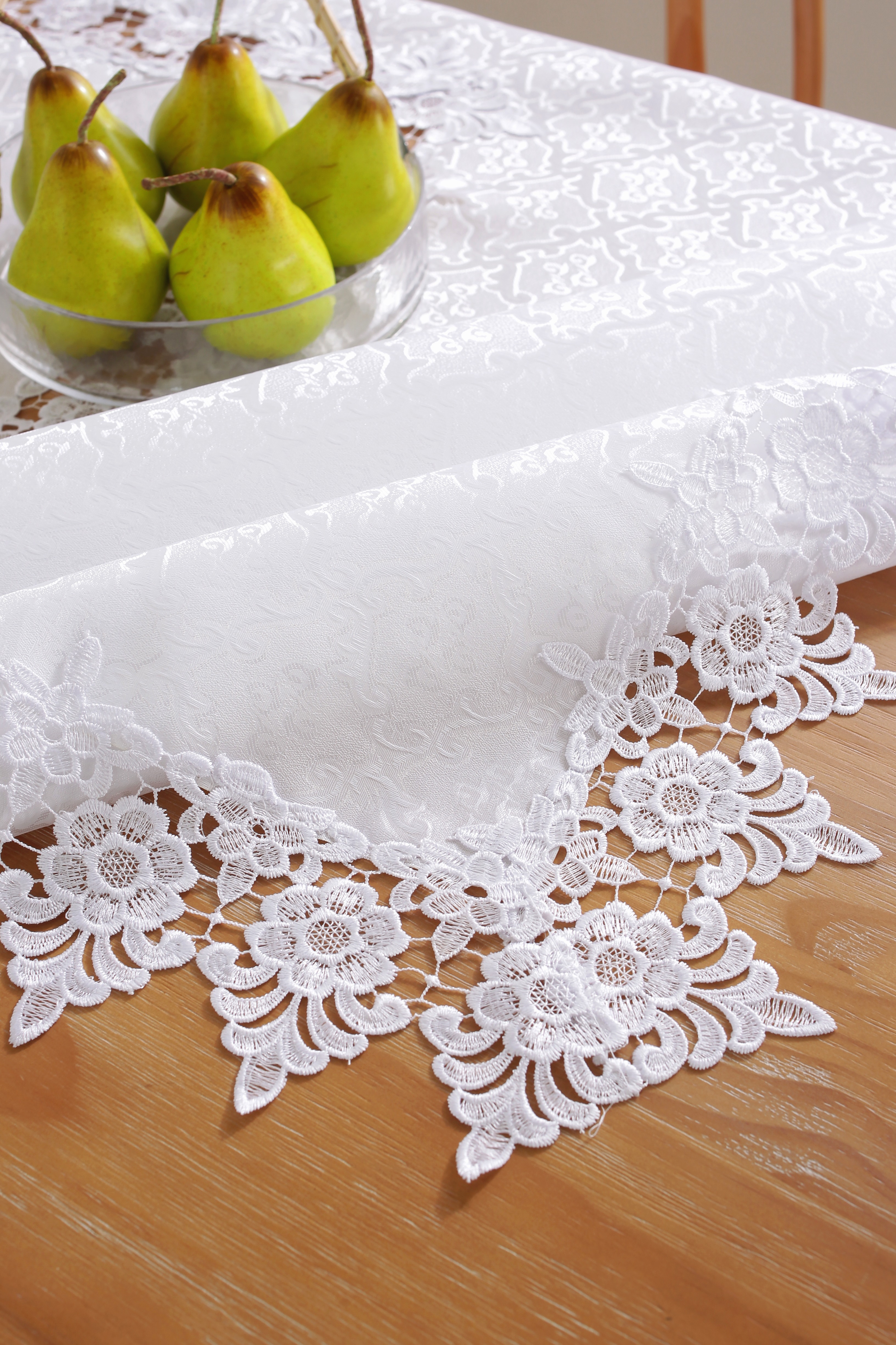 Fancy New Tablecloths Application Scenario