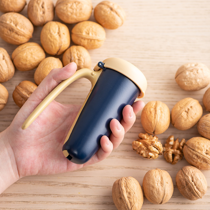 Walnut peeler
