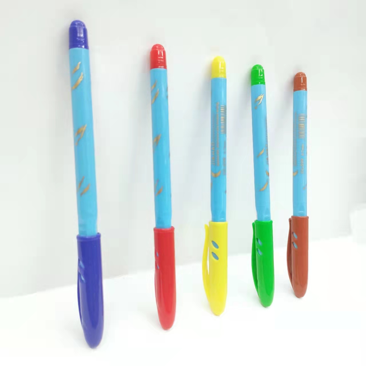 Simple ballpoint pen refills, blue office supplies, stationery, school supplies, student writing tools details Picture