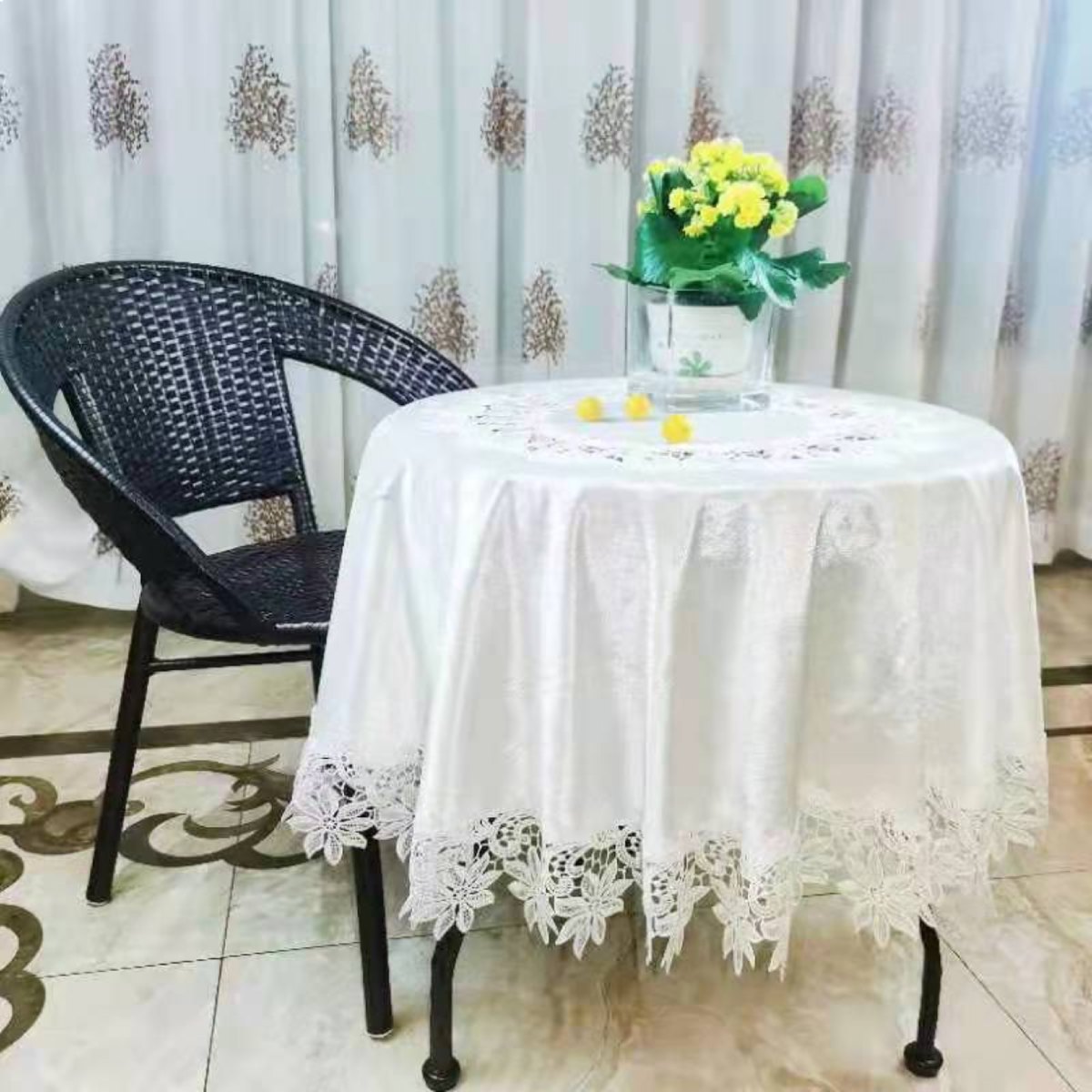 Flannelette Lace Table Cloth details Picture