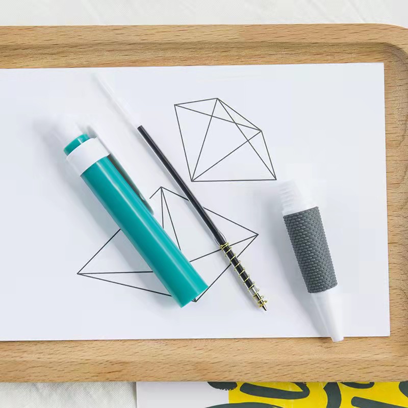 Colorful creative ballpoint pen, office pen, school supplies, stationery, pen core blue, smooth writing, 0.5mm Application Scenario