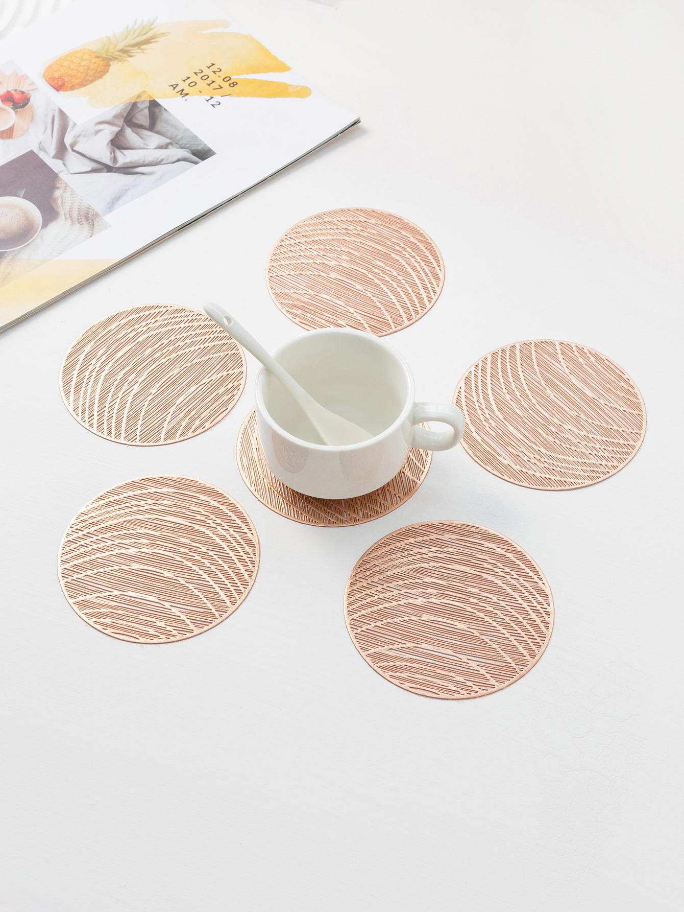 6 pieces of PVC coasters, creative coasters, heat-insulating coasters, household anti-slip coasters, heat-resistant bowl coasters, waterproof and oil-resistant coasters Application Scenario