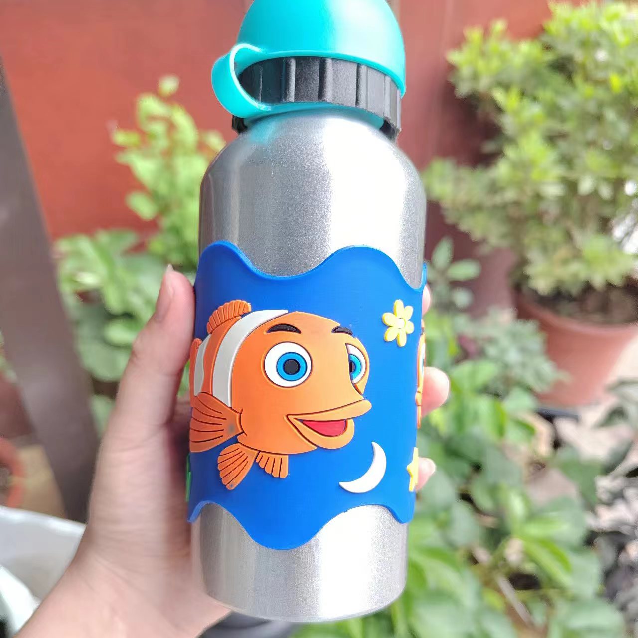 Baby straws, children's insulated cups, 316 stainless steel water cups, cartoon cups for kindergartens and primary school students, wholesale gifts Application Scenario