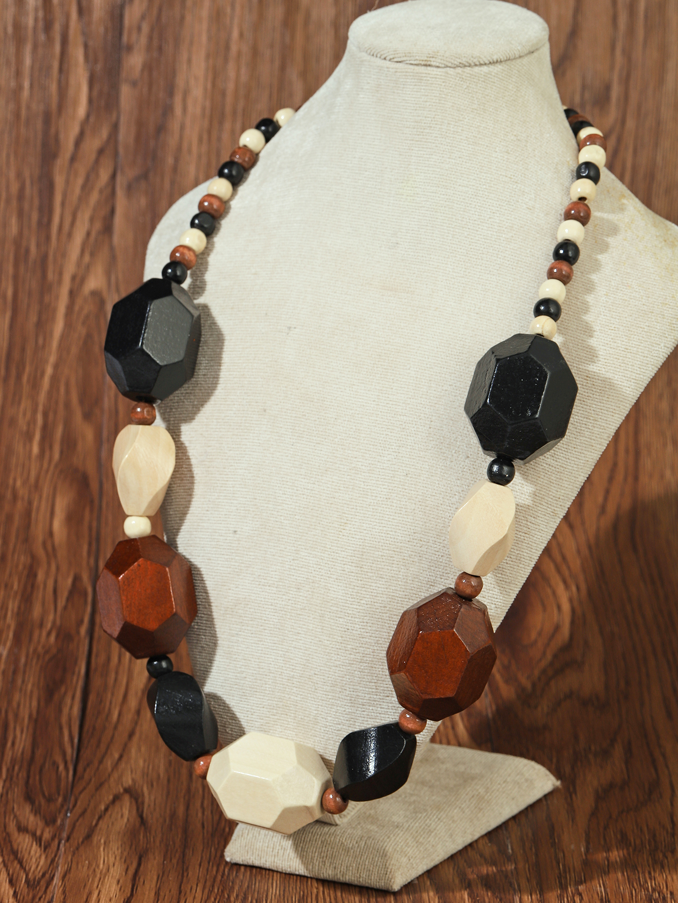 Boho handmade natural wood beaded necklace Fucoconut 175