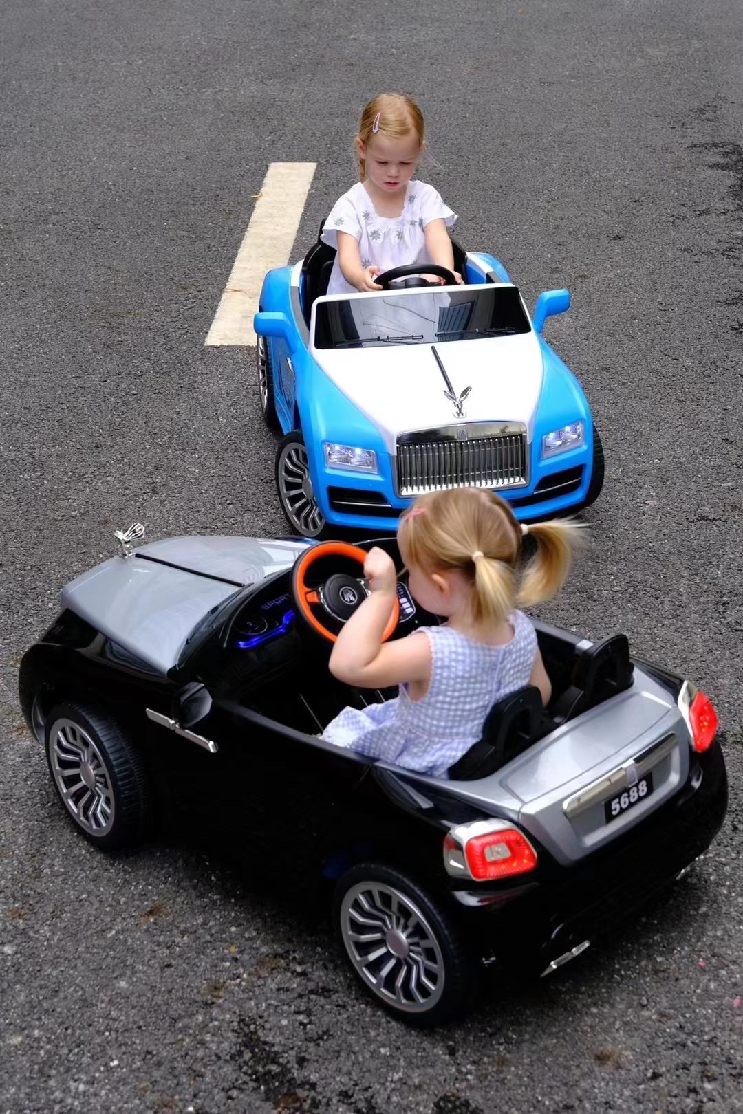 劳斯莱斯儿童电动汽车高端双拼色男女宝宝遥控玩具车可坐人四轮车详情图2