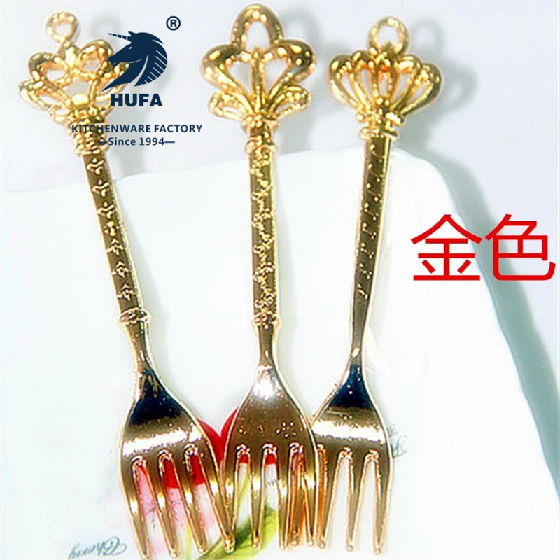 Crown fruit fork gold and silver creative fashion 4 fingers fork retro fork ruyi auspicious knot manufacturers direct sales cloth wheel light (mirror polishing) Western rapid delivery cake spoon household