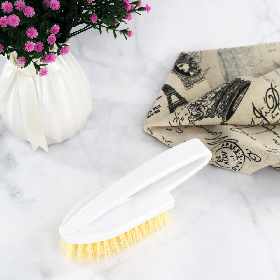 Multifunctional stiff bristle plastic brush