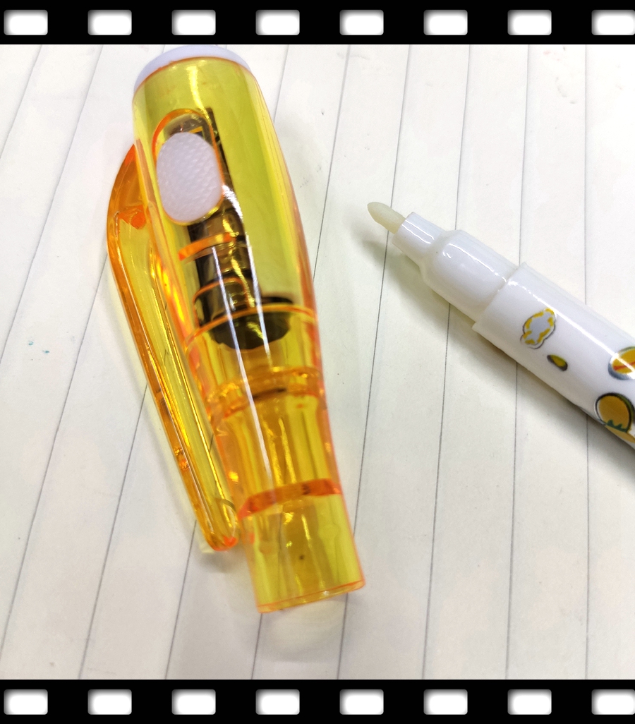 Mq-826 Led Light Uv Colorless Mark Magic Student Double-Head Pen Secret Mark Douyin Net Red Fun Invisible Pen Application Scenario