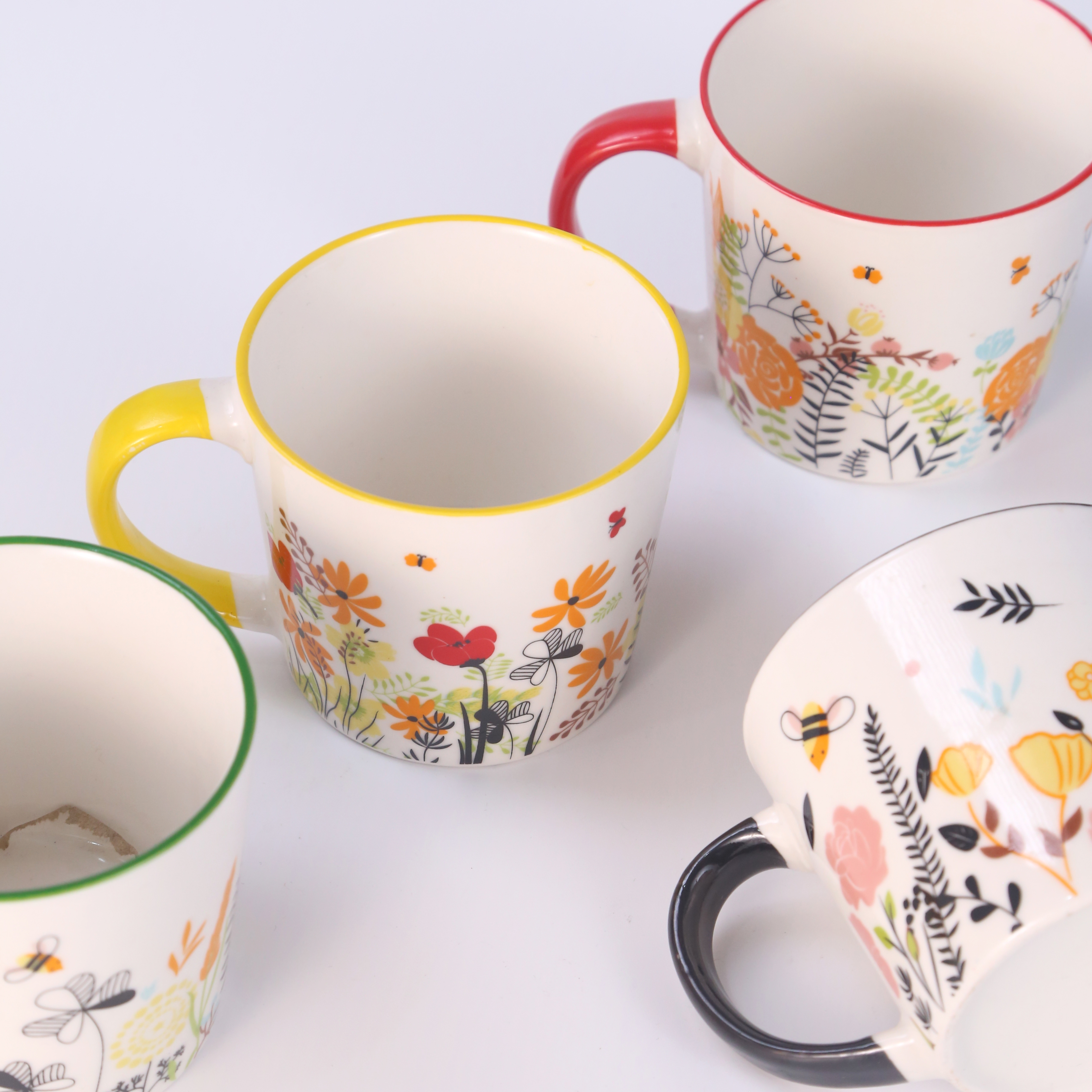 Flower cup with white background and color border small fresh ceramic cup Coffee cup gift cup full figure