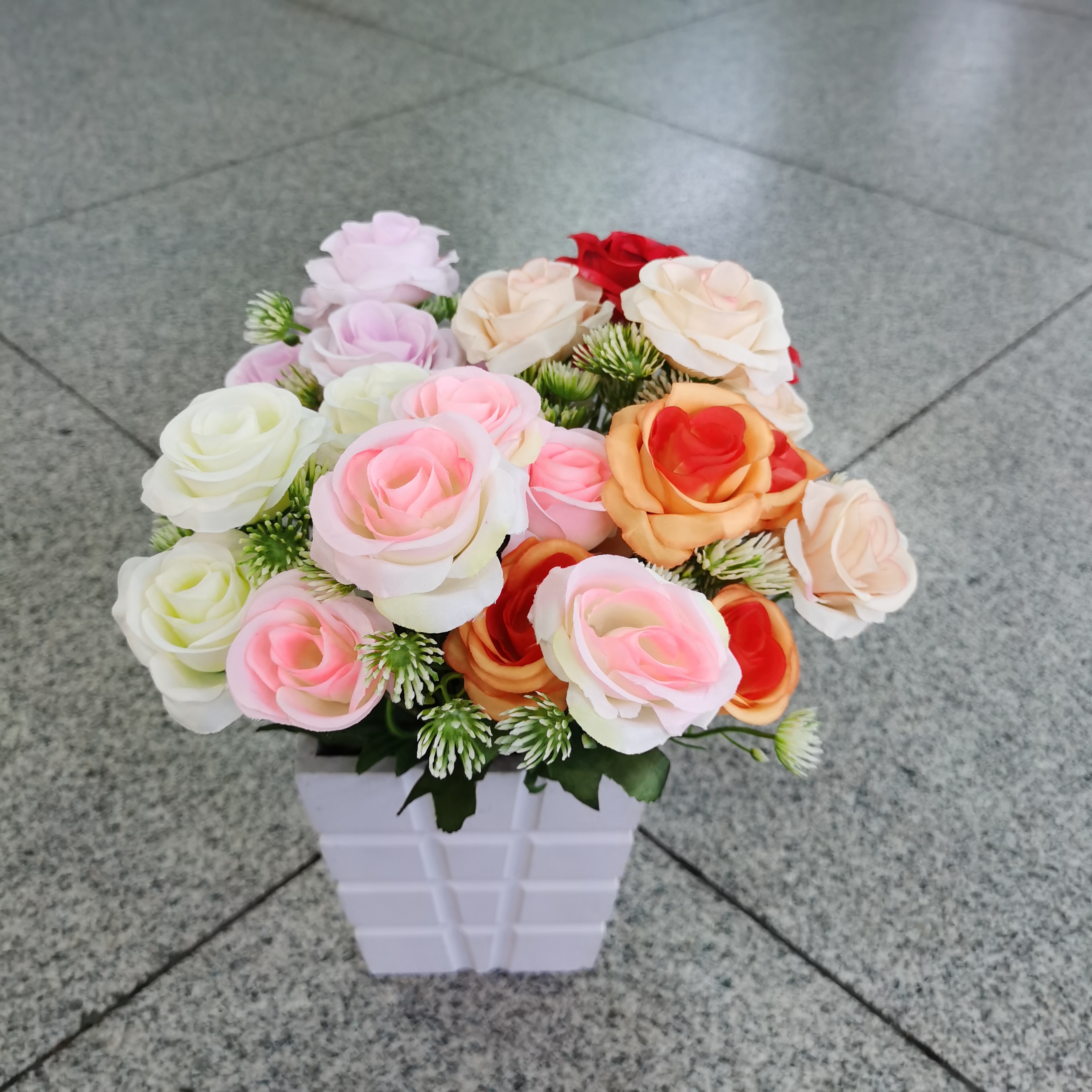 Direct sales of artificial flower manufacturers: 5-head No. 2 high-quality grass rose artificial flower bouquets pic 1
