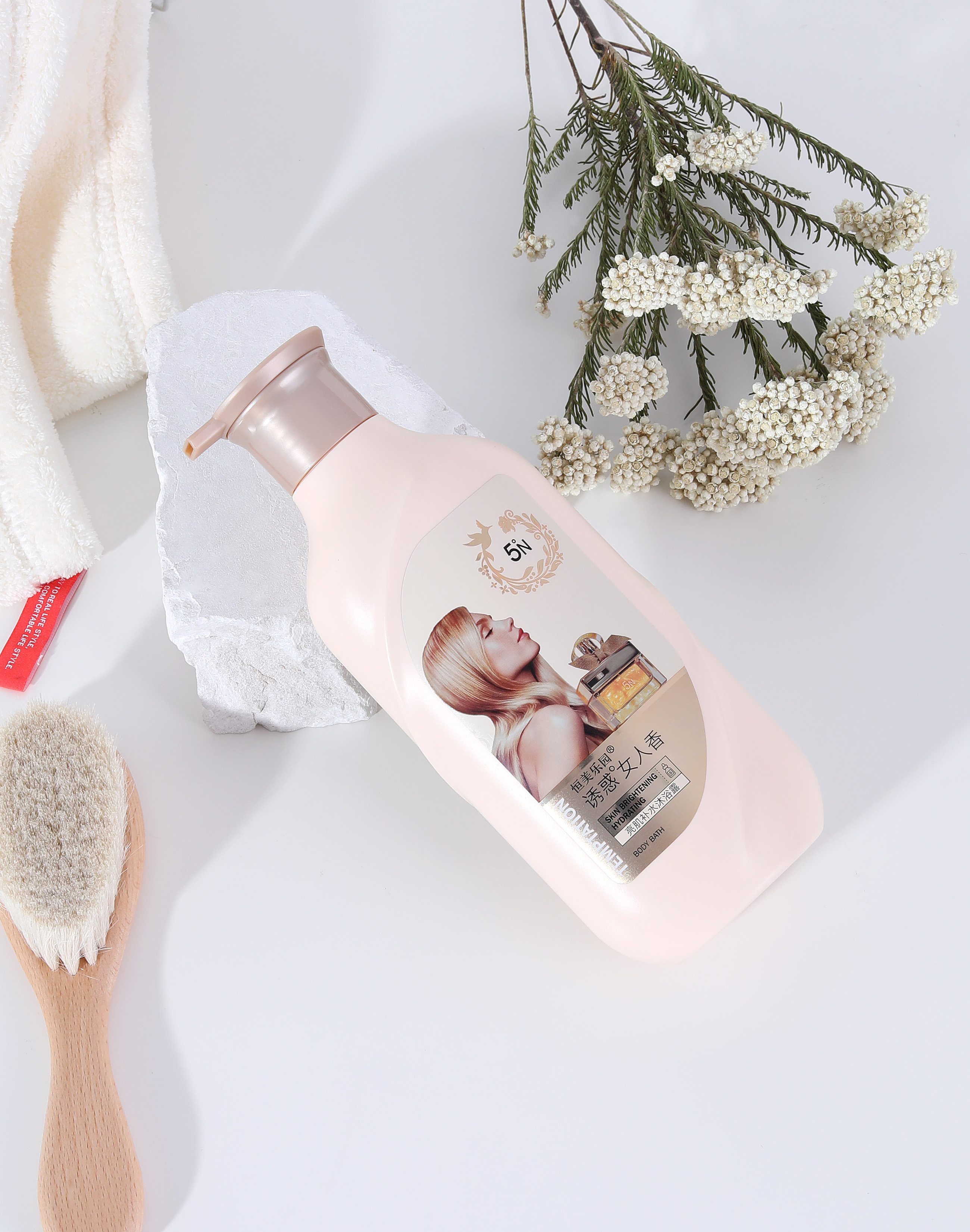 恒美乐园800ml诱惑女人香亮肌补水沐浴露详情4