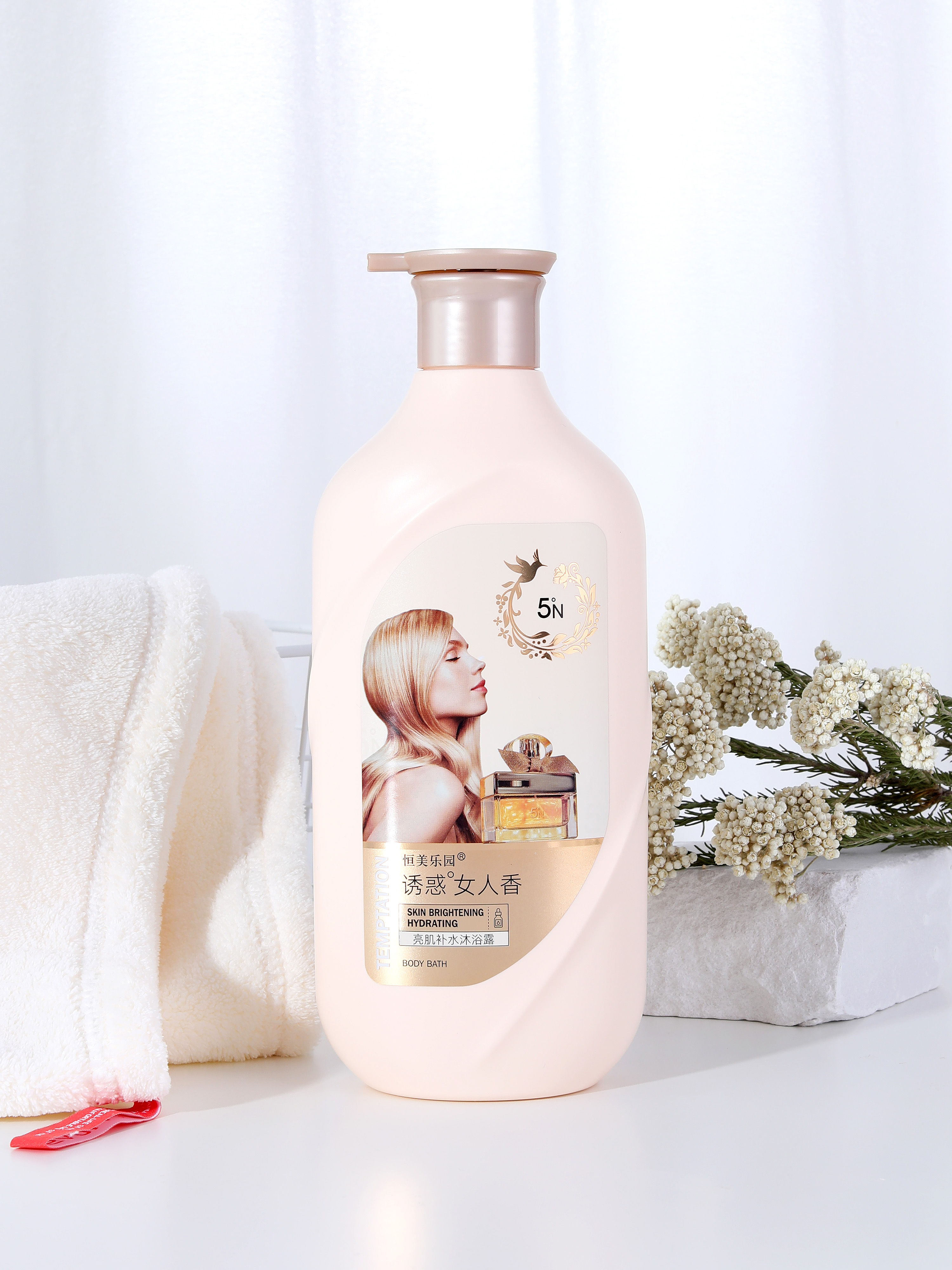 恒美乐园800ml诱惑女人香亮肌补水沐浴露详情2