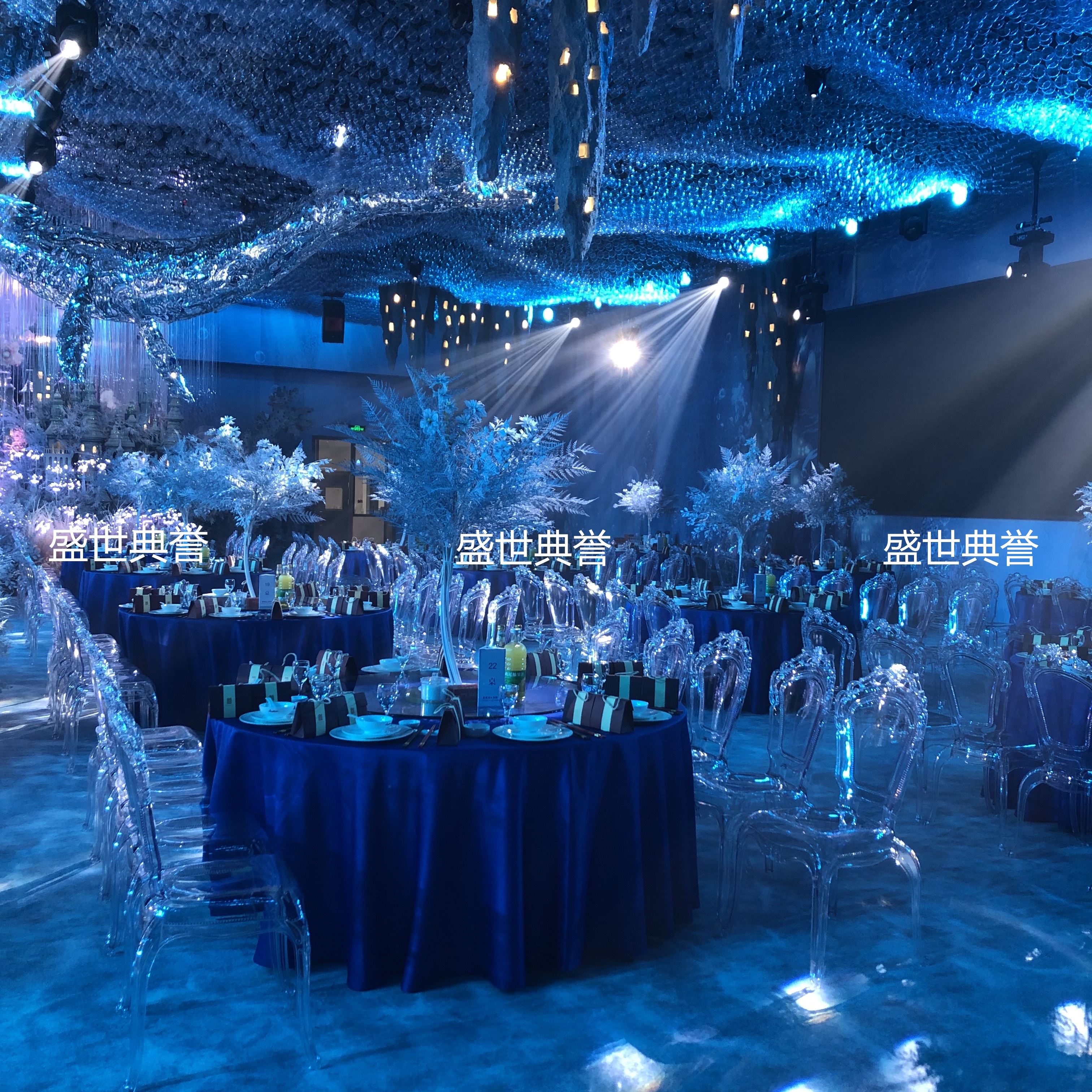 上海酒店宴会厅餐桌椅宴会中心主题婚礼餐椅婚庆亚克力透明椅子详情图3