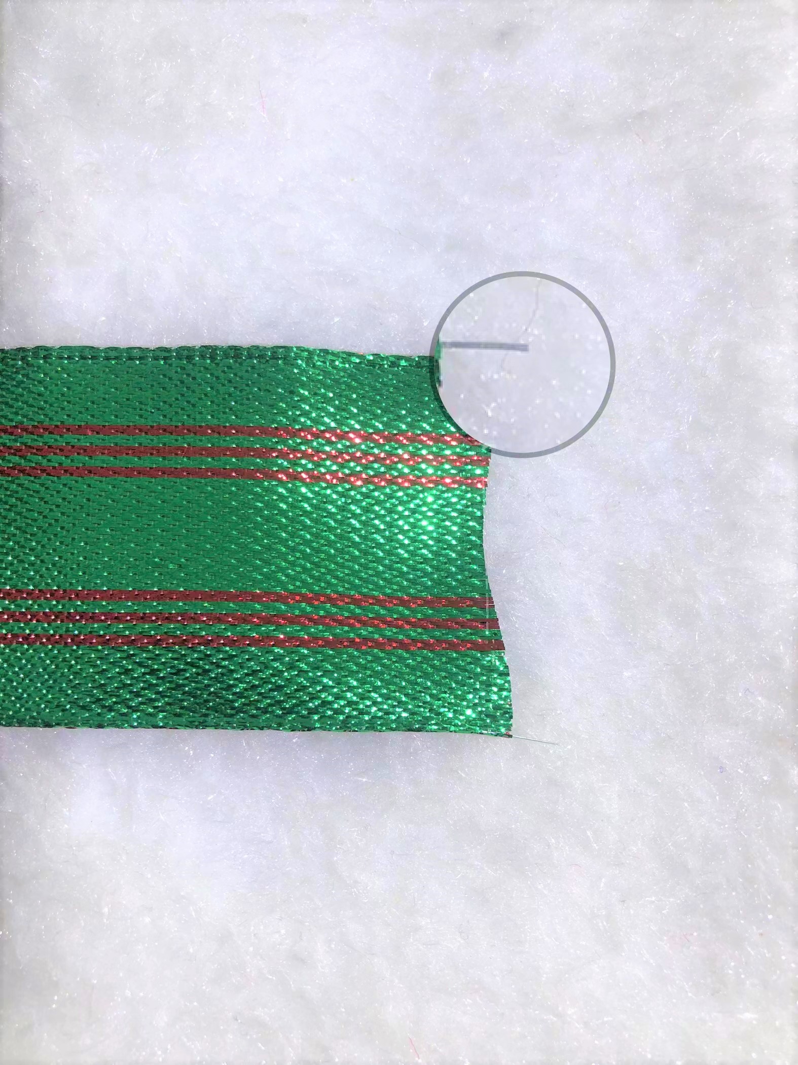 Item No. : 1202 Christmas Gift Packaging Decoration DIY Red and Green Double-sided Wire Webbing 3.8cm Application Scenario