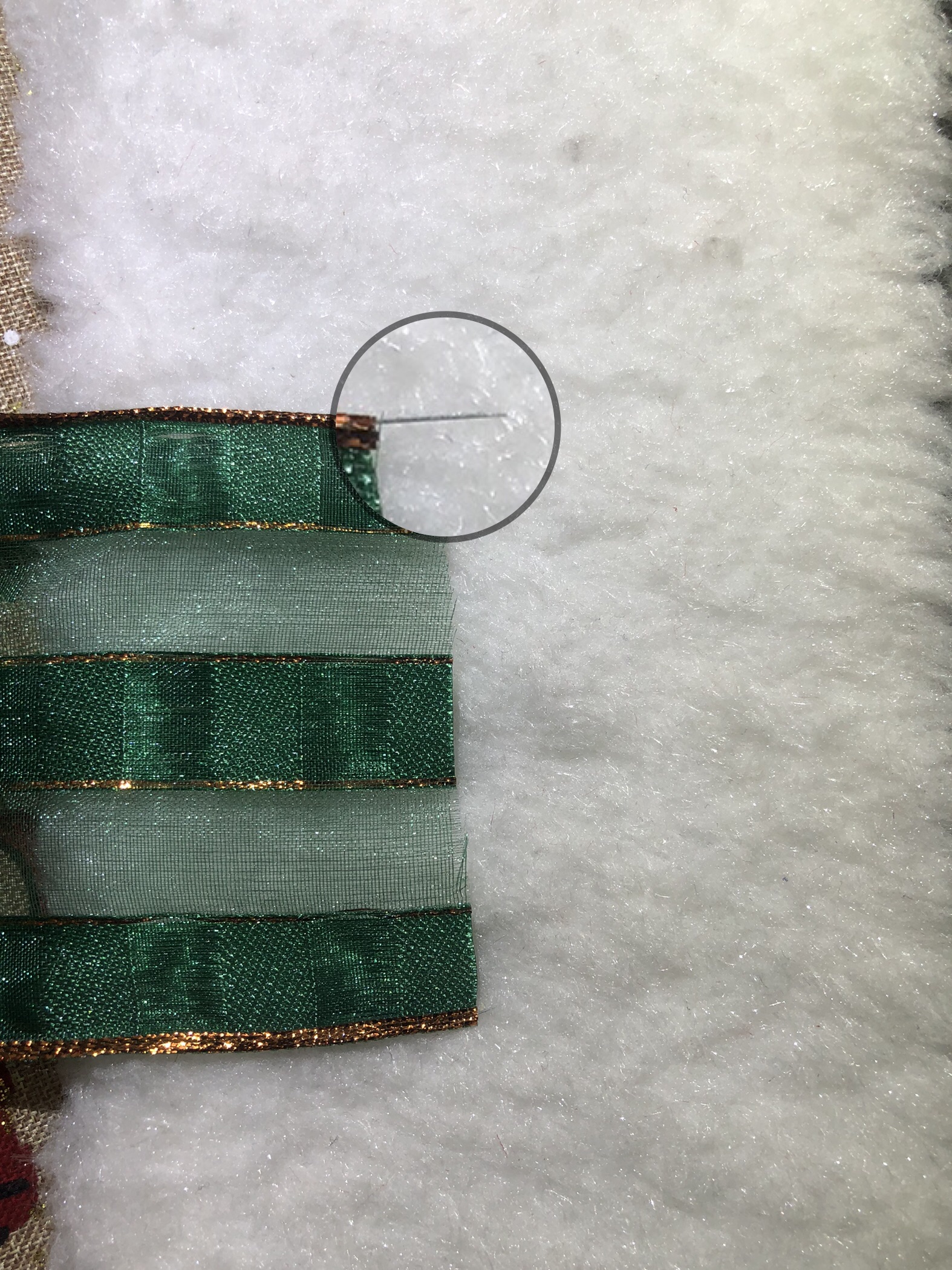Item No. : 1225 Christmas Gift Packaging Decoration DIY Three-row Green checkered double-sided Wire Webbing 6.3cm Specification image