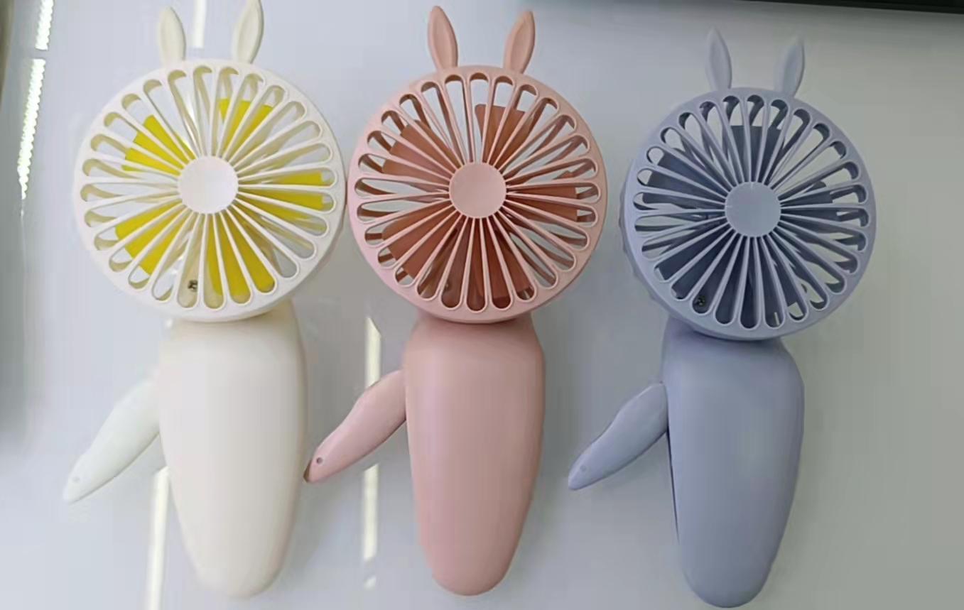 The KD-146 hand-pressed fan is packaged in a display box in three colors: white, light gray and pink. It is a hand-pressed model that is convenient to carry when held in a bag pic 1