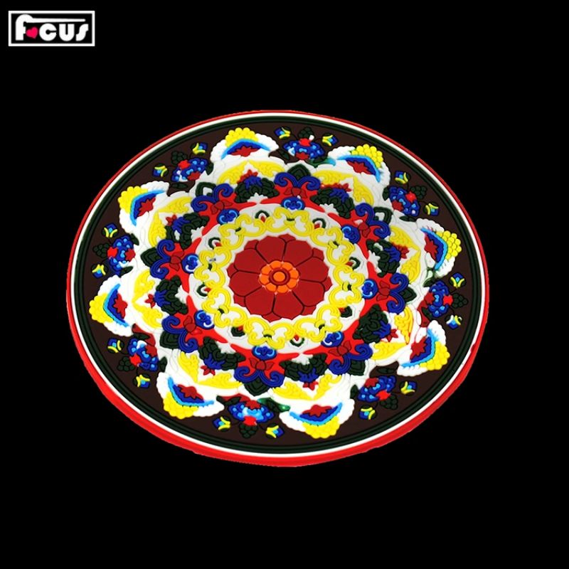 花花隔热彩色硅胶杯垫软胶杯垫义乌日用杯垫软胶圆形加厚硅胶隔热垫环保硅胶餐垫现货批发定制