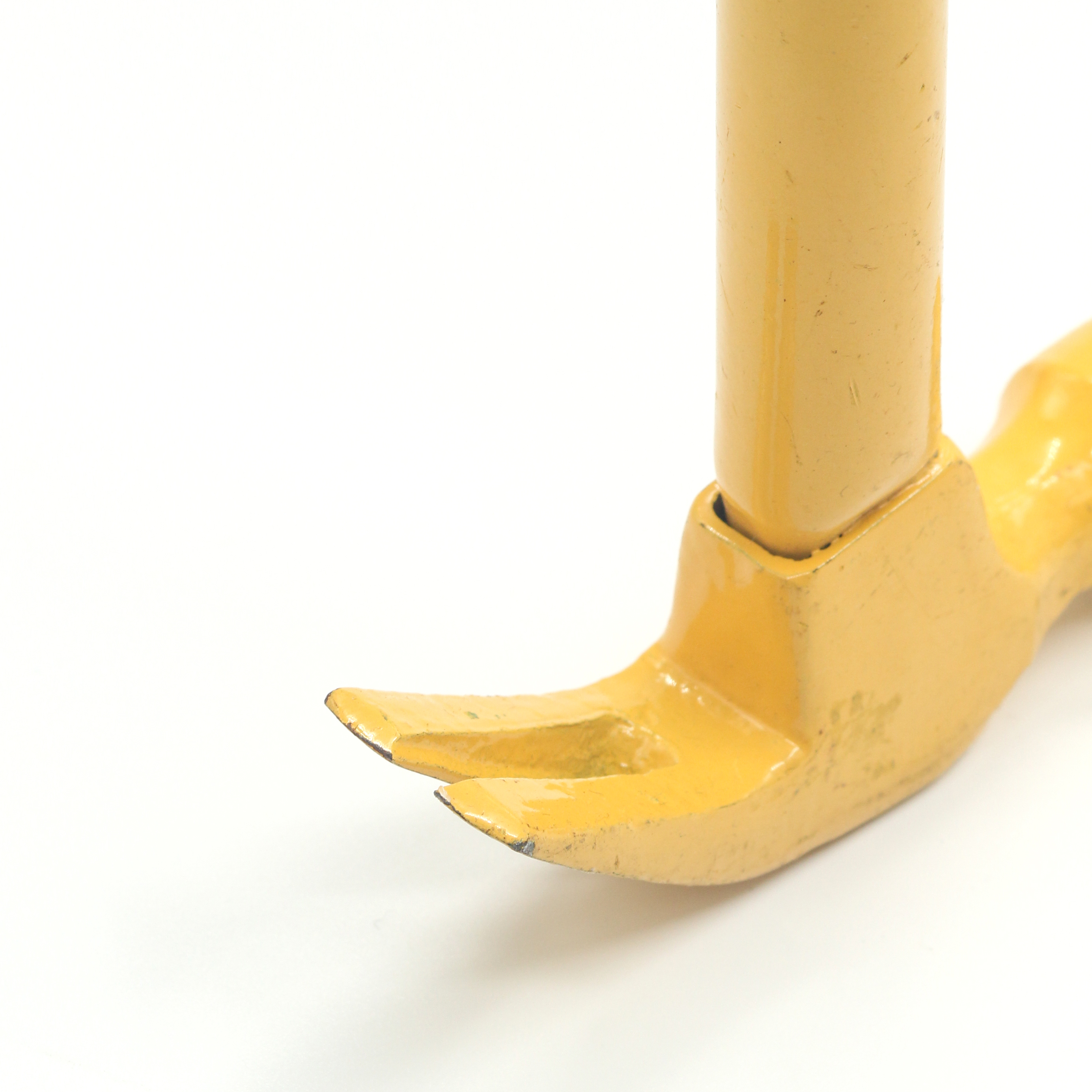 Hardware Tools Claw Hammer Hammer Yellow Claw Hammer Multi-Function Hammer Hardware Household Tools Woodworking Hammer Decorating Nail Hammer Pulling Nail Hammer Site Hammer Application Scenario