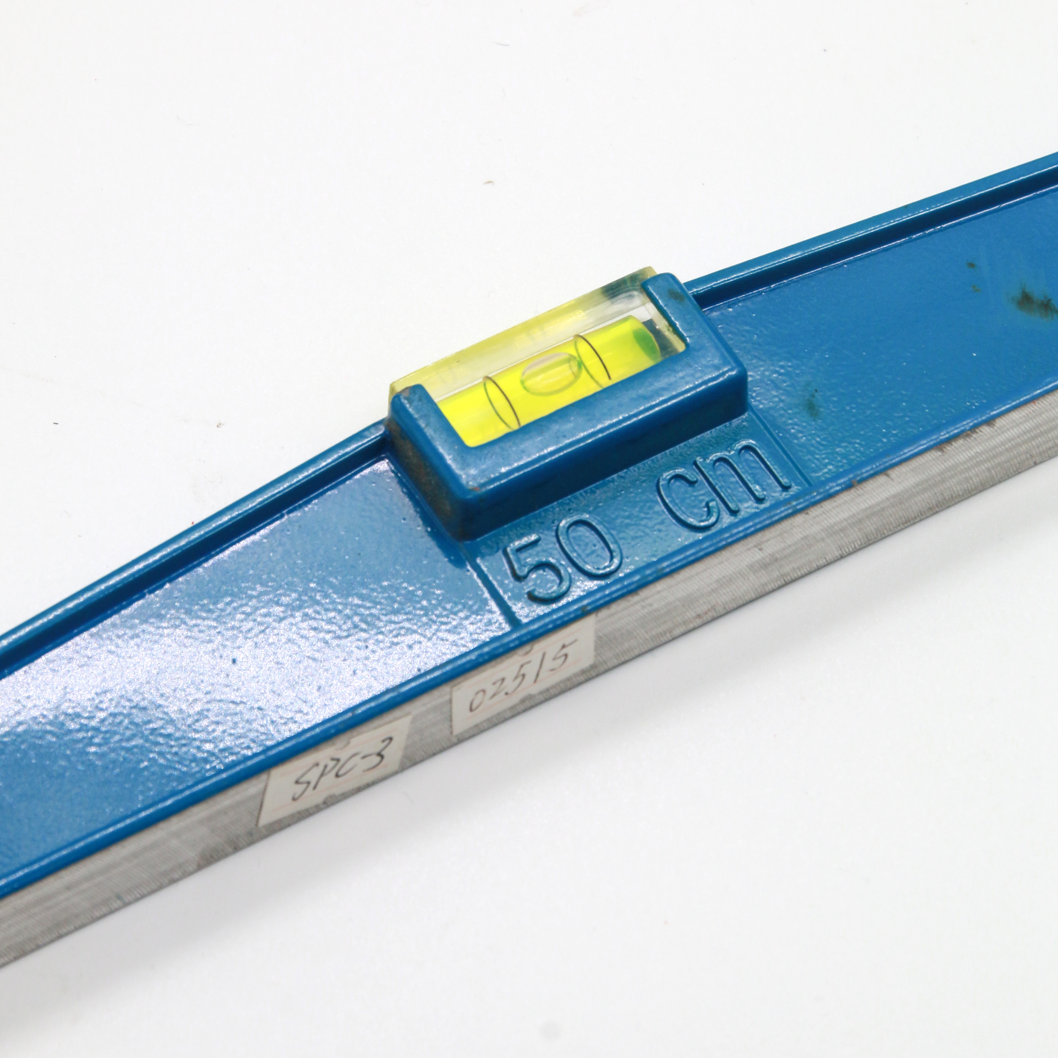High Precision Heavy Duty Strong Magnetic Solid Cast Aluminum Multi-Functional Home Building Decoration Measuring Balance Ruler 40Cm 50Cm 60Cm Blue Application Scenario
