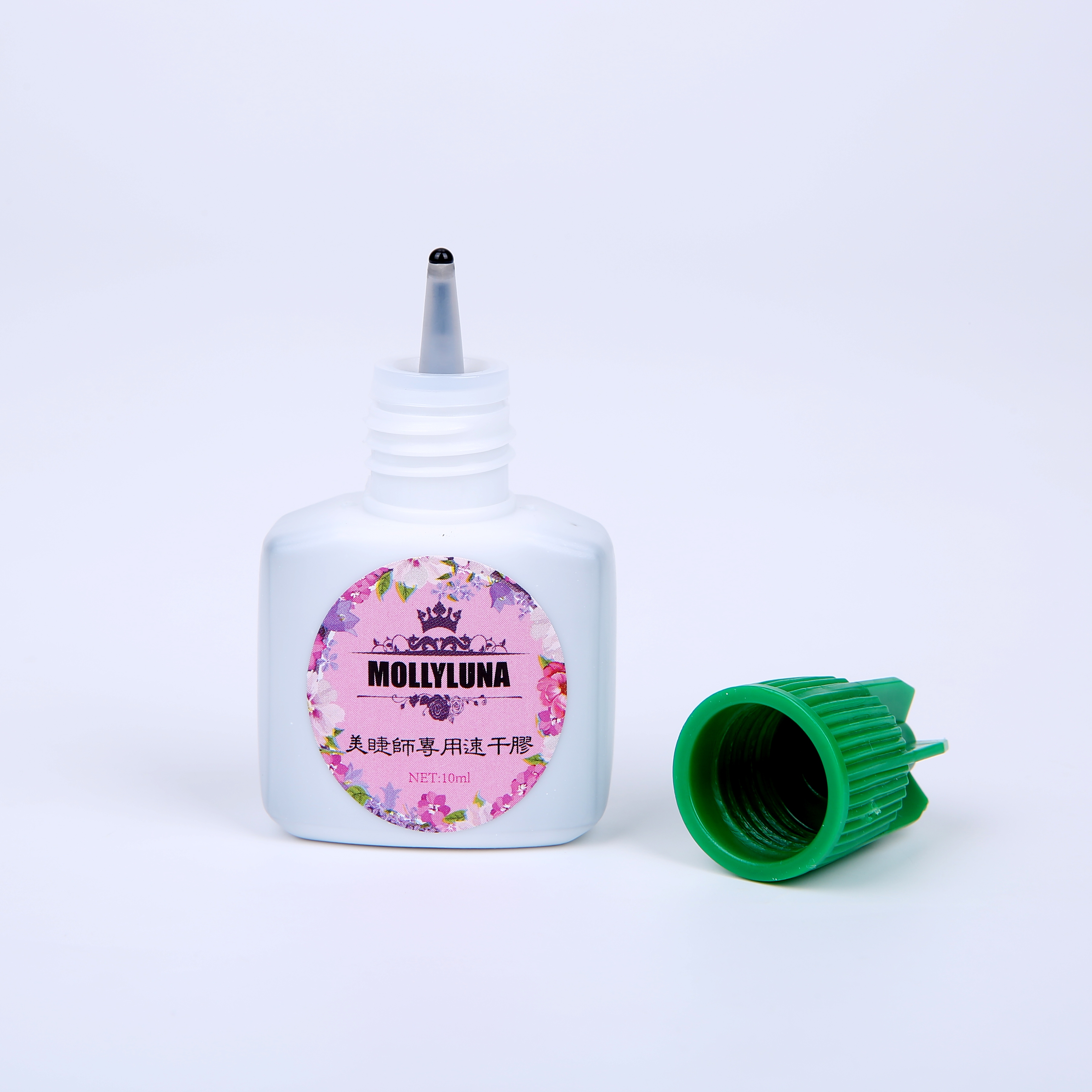 Cross Border Grafting Eyelash Glue Black Diamond Low Taste Vinyl Open Eye Grafting Glue Manufacturers Wholesale Application Scenario