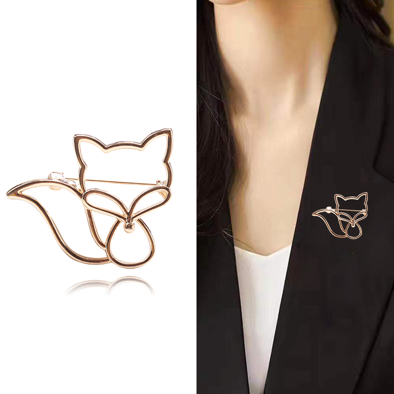 Factory direct sales creative light luxury Korean version of the new hot cartoon smooth cat fortune tree light luxury diamond creative retro brooch simple fashion accessory pins in stock thumbnail
