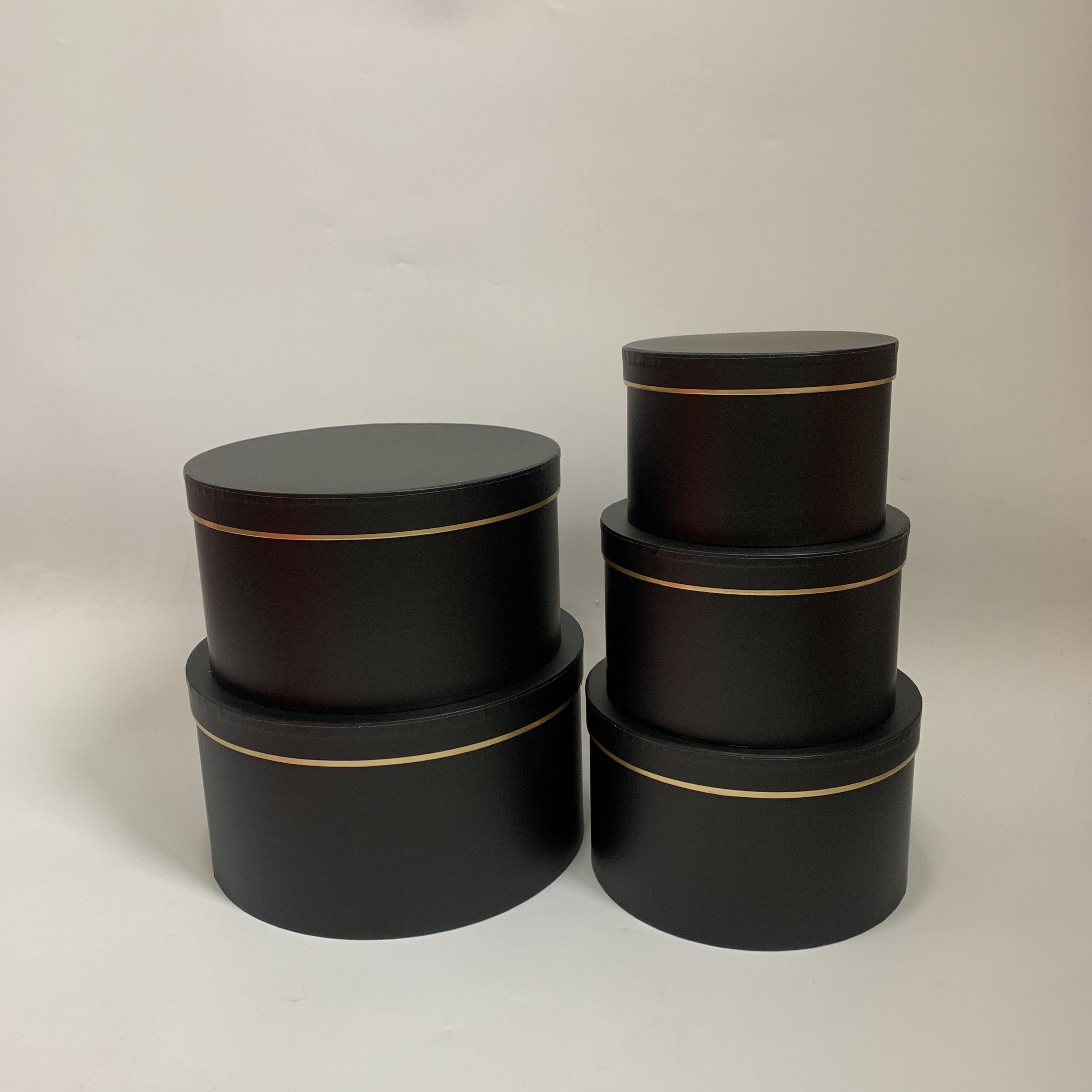 Wina Classic Round Set Of Five Flowers Gift Box Flower Box Hug Bucket Gift Box full figure