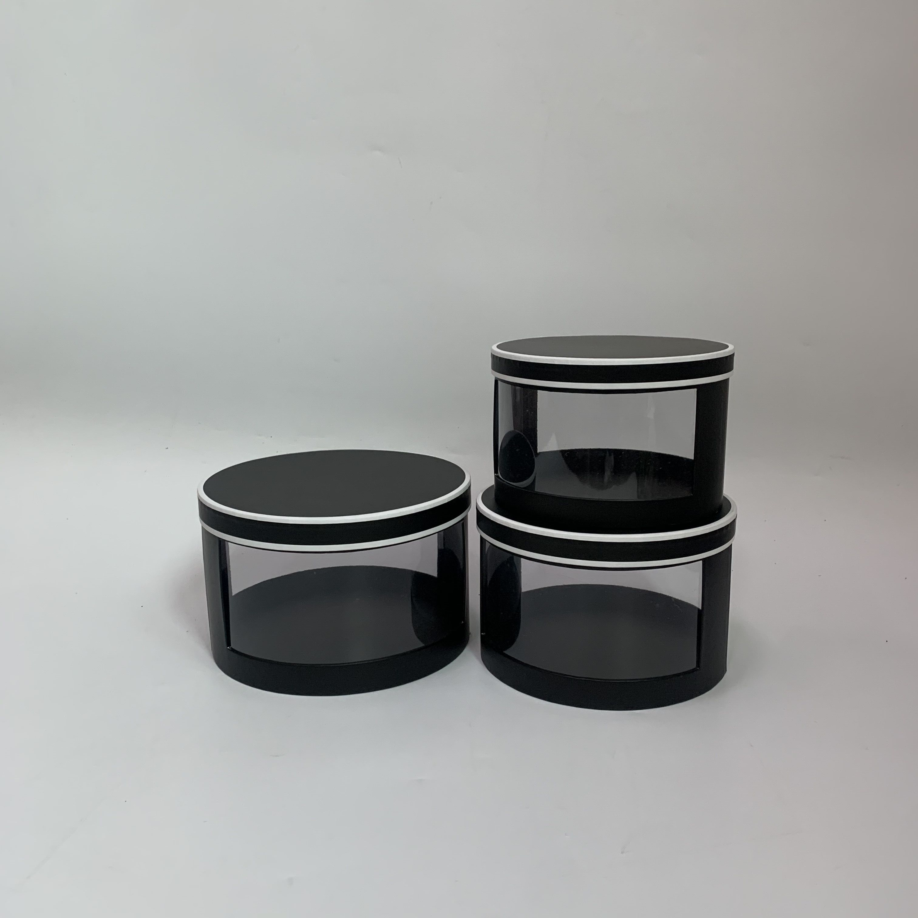 Wina Hollow Round Gift Box Three-Piece Valentine's Day Flower Gift Box With Hand Gift Box Flower Box Gift Box Application Scenario