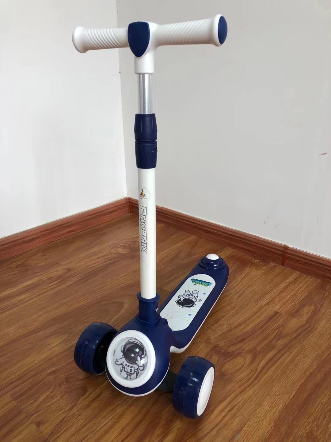 Scooters children scooters scooters bright lights with lights Astronaut manufacturers direct new sales thumbnail