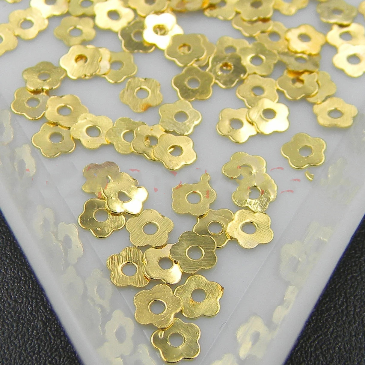 Gold silver 3.5mm small flower metal patch rivets DIY Japanese nail Liudin material accessories wholesale Specification drawing