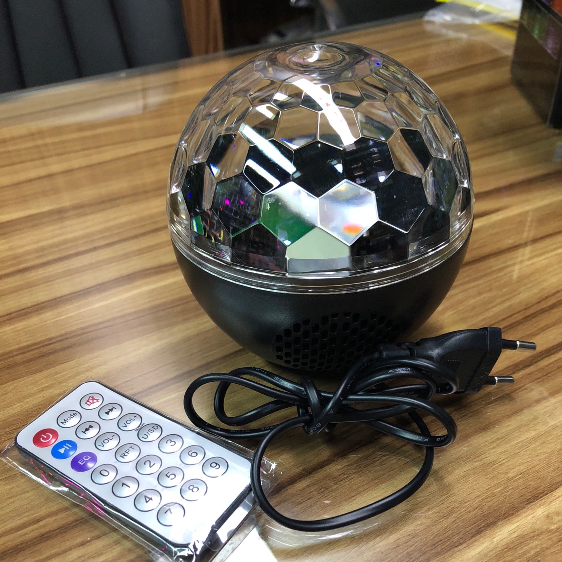 Mini Bluetooth Magic Ball (plug version) thumbnail