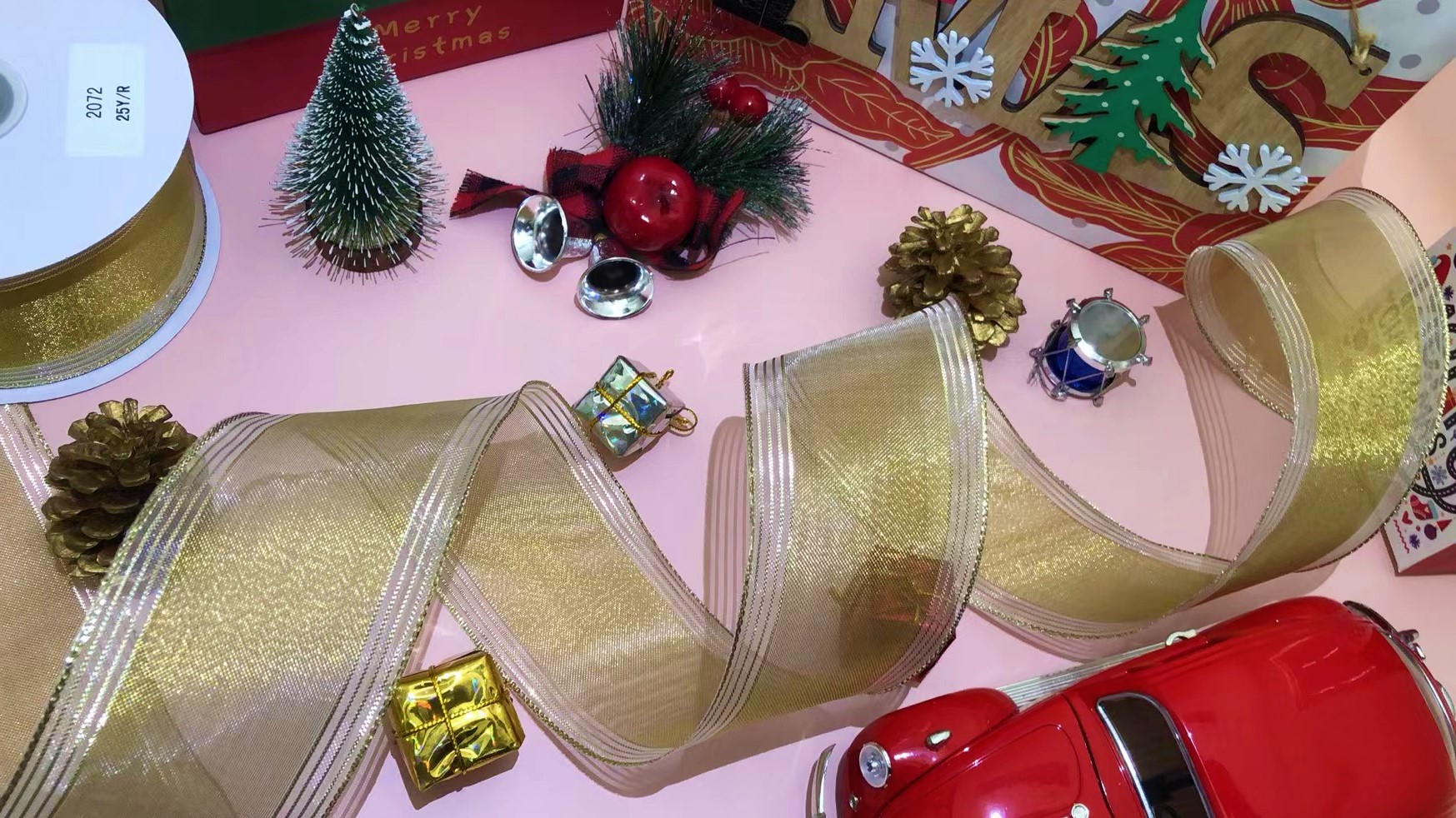 Item No. : 2072 Christmas Gift Packaging Decoration DIY Golden Snow Yarn Double-sided Wire Webbing 6.3cm Specification image