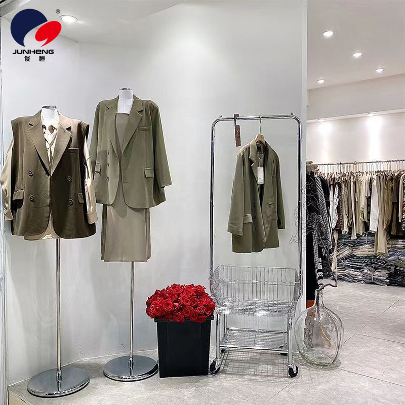 Simple coat rack, floor-standing bedroom storage rack, home storage basket, mobile clothes rack for clothing stores, trolley details Picture