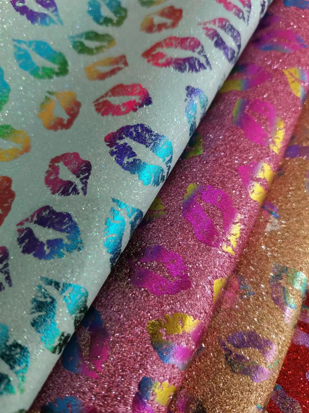 大量现货高中低档皮革面料厂家直销01