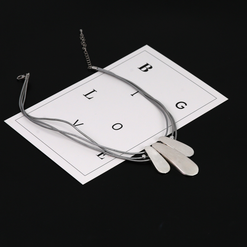 New metal necklace 2022 alloy popular jewelry Europe and the United States exaggerated necklace high sense jewelry foreign trade necklace thumbnail