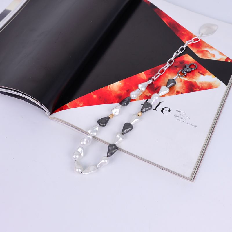 2022 new pearl necklace clavicle chain women short high-end INS autumn and winter accessories retro simple necklace thumbnail