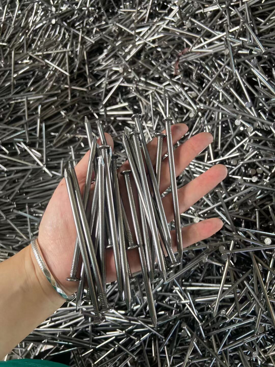 Nails nails Common round nails Common shaped nails Common nails Woodworking nails home improvement nails nails, common nails, round nails, board nails, common nails