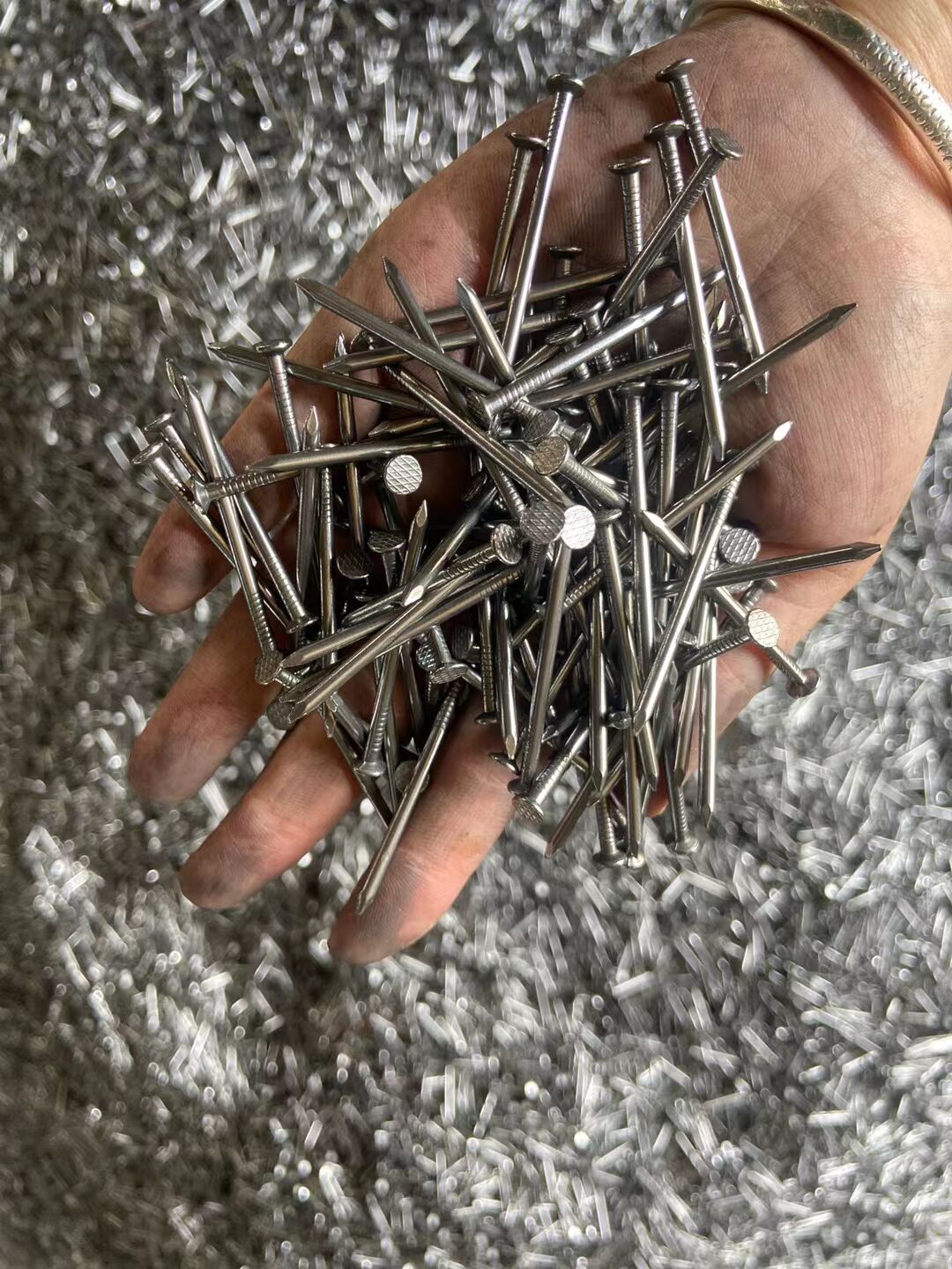 Iron nails Common nails Round nails Common shaped nails Common nails Common nails Common nails, round nails Woodworking nails home improvement nails, wood nails, common nails