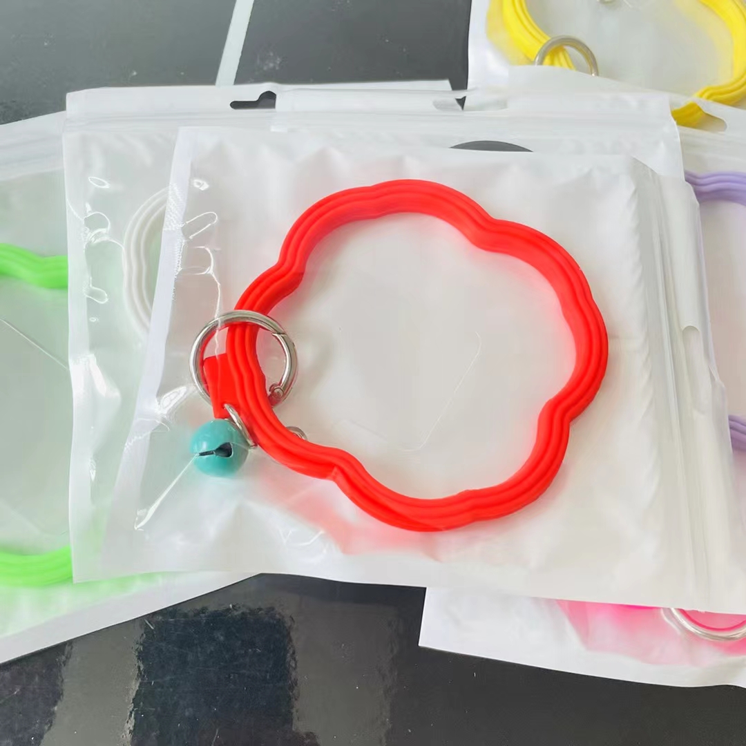 Flower-shaped wavy silicone phone case, universal gradient color anti-loss ring, anti-drop lanyard bracelet pic 5