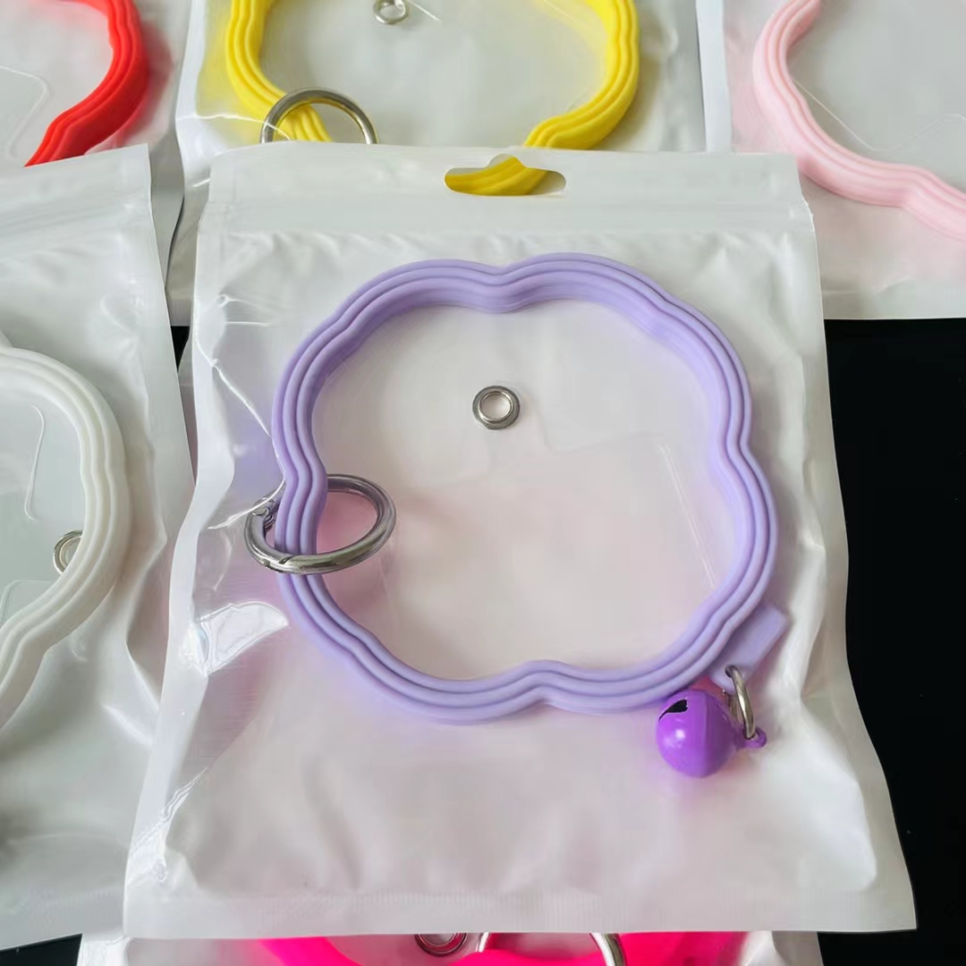 Flower-shaped wavy silicone phone case, universal gradient color anti-loss ring, anti-drop lanyard bracelet pic 2