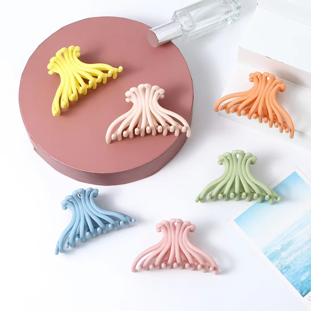 Japanese and Korean large candy color scrub back hair clip simple and versatile hair clip top clip bath ponytail fan clip thumbnail