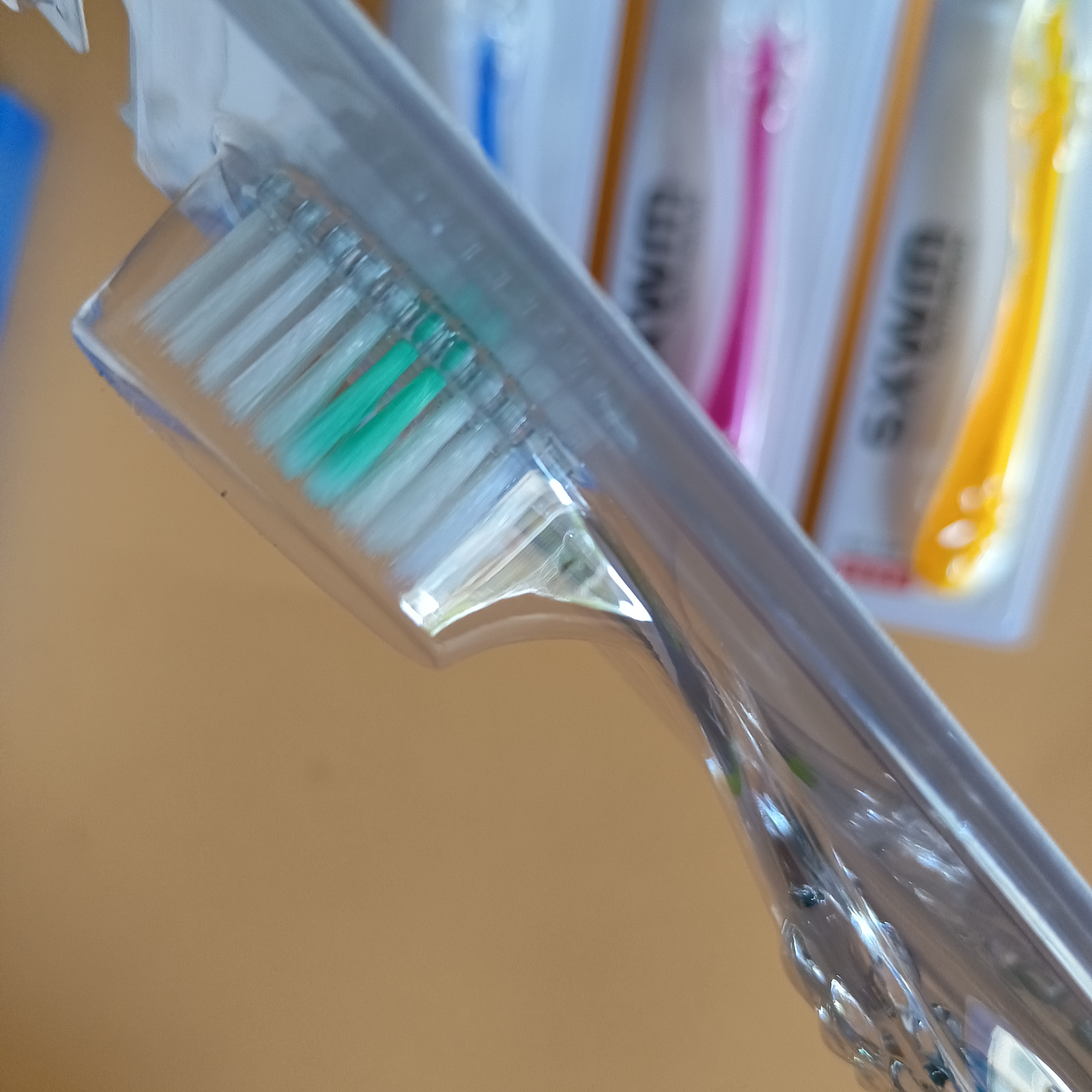 三笑完美义乌日用百货批发 三笑完美704莹亮型柔细软毛牙刷莹亮型柔细软毛牙刷详情8