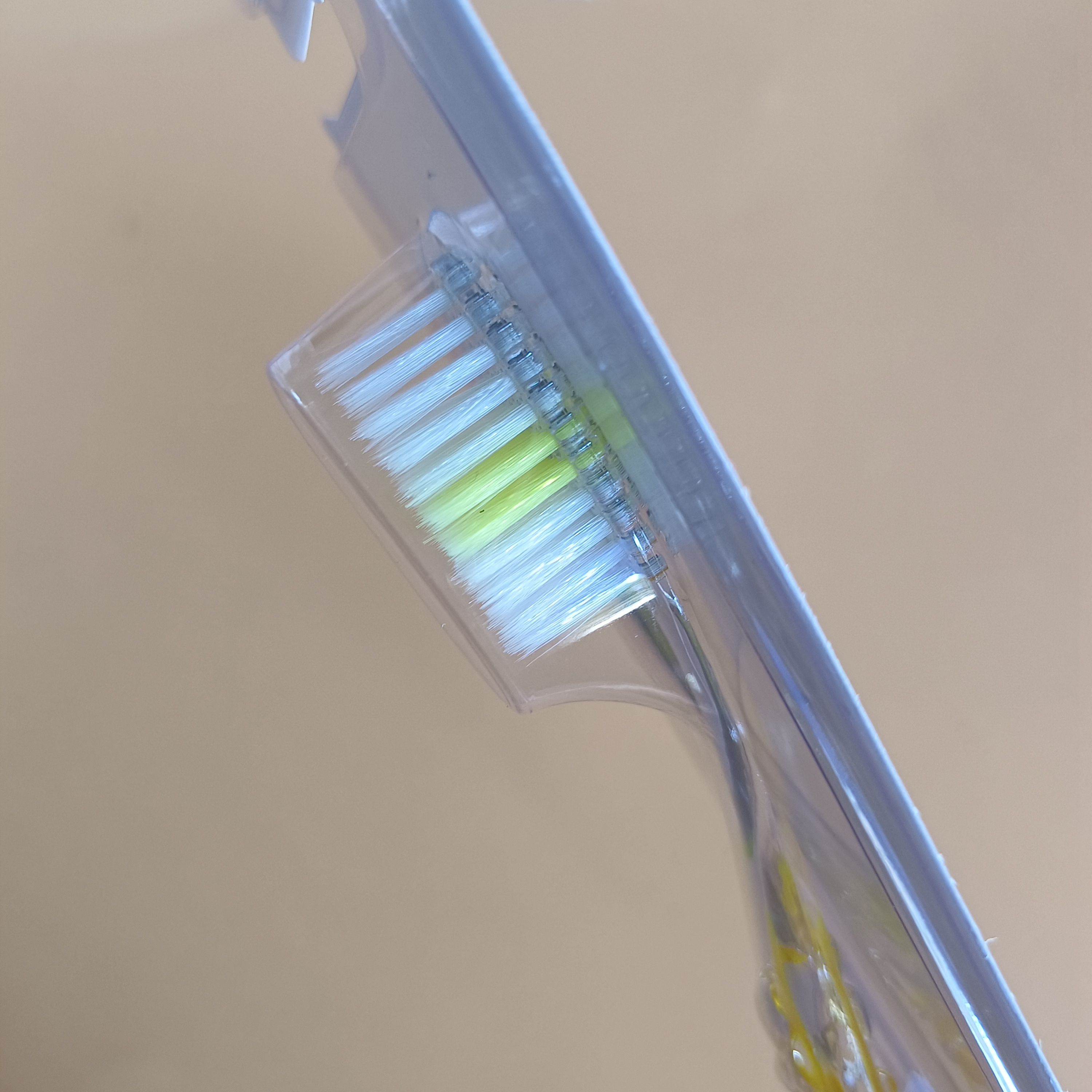 三笑完美义乌日用百货批发 三笑完美704莹亮型柔细软毛牙刷莹亮型柔细软毛牙刷详情9