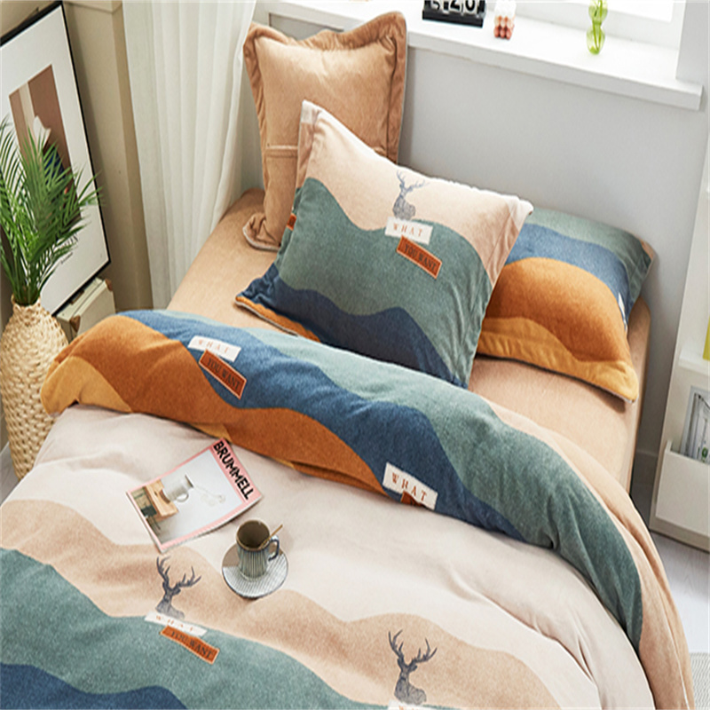 Four piece Double sided coral fleece flannel Bed with fleece sheets for winter