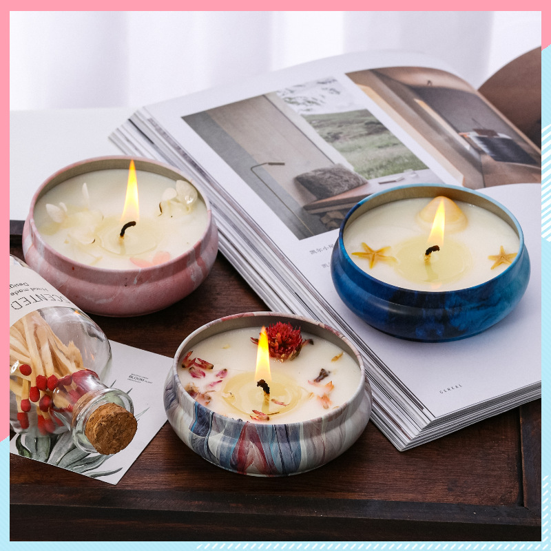 Flat tin scented candle