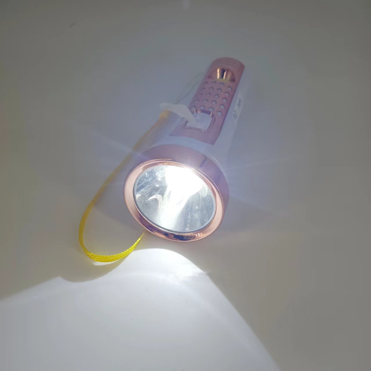 Rechargeable Flashlight Usb Rechargeable Flashlight Field Camp Riding Flashlight Application Scenario